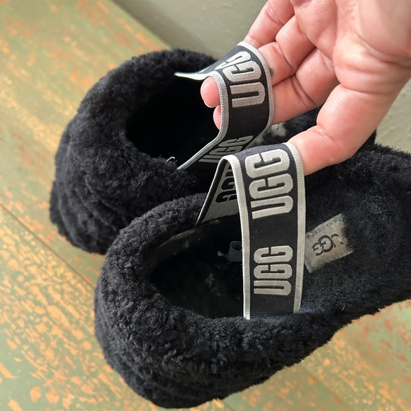 UGG Women’s Pluff Yeah Slide Black Size 9 - Picture 4 of 6